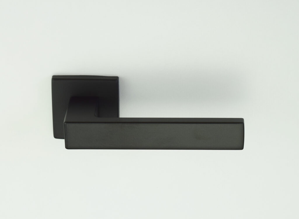 Coppia Maniglie SPIGOLA Mariva per Porte Interne, NERO OPACO, Quadrello 8mm, Stile Moderno, Reversibile